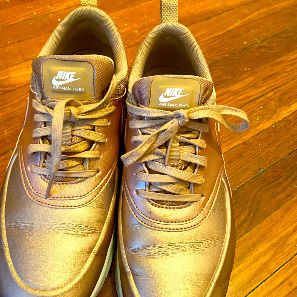 Nike Rose Gold Air Max